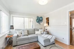 7 Evergreen Terrace, Millburn, NJ 07041 - Photo 9