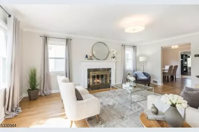 7 Evergreen Ter, Millburn, NJ 07041 - Photo 3