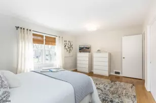 7 Evergreen Terrace, Millburn, NJ 07041 - Photo 13