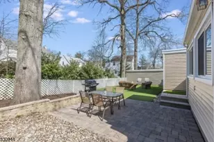 7 Evergreen Terrace, Millburn, NJ 07041 - Photo 27