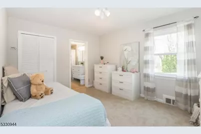 7 Evergreen Ter, Millburn, NJ 07041 - Photo 19