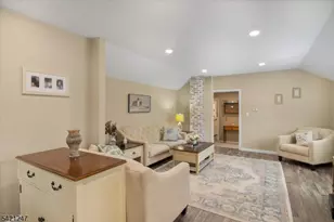 107 Kingston Rd, Parsippany, NJ 07054 - Photo 9