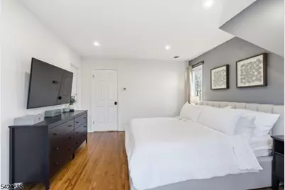 60 Tanager Ct, Wayne, NJ 07470 - Photo 9