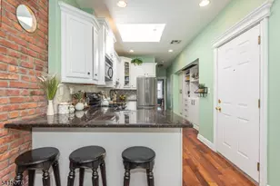 352 7th St, Jersey City, NJ 07302 - Photo 19