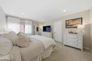 166 Sandcastle Key, Secaucus, NJ 07094 - Photo 15