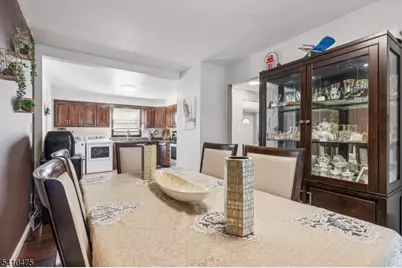 41 Pinetree Dr, Sayreville, NJ 08859 - Photo 7