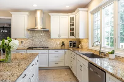 26 Mountain Ridge Dr, Livingston, NJ 07039 - Photo 11