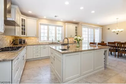 26 Mountain Ridge Dr, Livingston, NJ 07039 - Photo 9