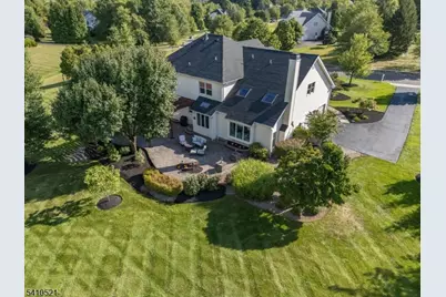 11 Messenger Ln, Raritan Township, NJ 08551 - Photo 3