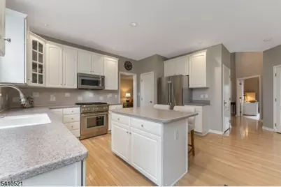 11 Messenger Ln, Raritan Township, NJ 08551 - Photo 7