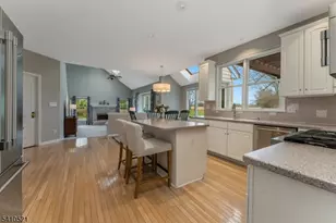 11 Messenger Ln, Raritan Township, NJ 08551 - Photo 9