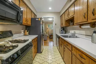 14 Pembroke Dr, Mendham, NJ 07945 - Photo 13