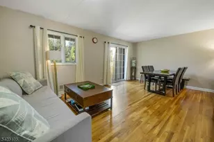 14 Pembroke Dr, Mendham, NJ 07945 - Photo 9