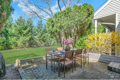 14 Pembroke Dr, Mendham, NJ 07945 - Photo 3