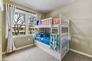 8 Chelsea Cir, Raritan Township, NJ 08822 - Photo 19