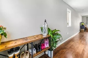 8 Chelsea Cir, Raritan Township, NJ 08822 - Photo 3