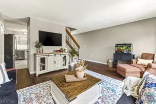 8 Chelsea Cir, Raritan Township, NJ 08822 - Photo 11