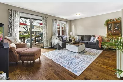 8 Chelsea Cir, Raritan Township, NJ 08822 - Photo 9