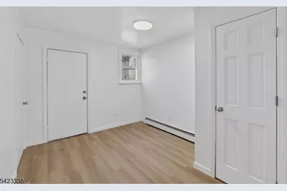 186 3rd St #1, Newark, NJ 07107 - Photo 9