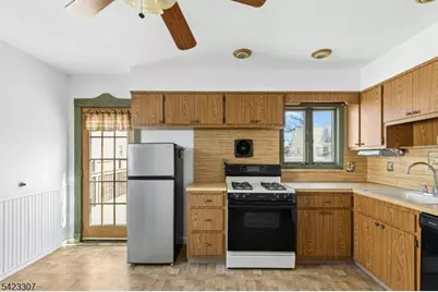 348 Maplewood Ave, Kenilworth, NJ 07033 - Photo 5