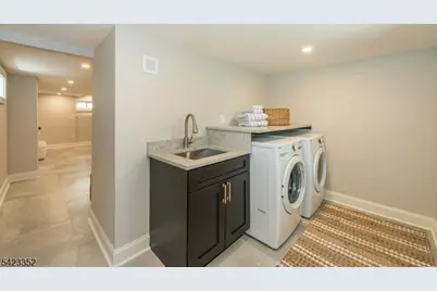 129 Essex Ave, Bloomfield Twp., NJ 07003 - Photo 43