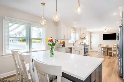 15 Green Meadows Rd, Fairfield, NJ 07004 - Photo 11