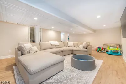 15 Green Meadows Rd, Fairfield, NJ 07004 - Photo 33