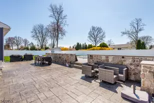 15 Green Meadows Rd, Fairfield, NJ 07004 - Photo 43