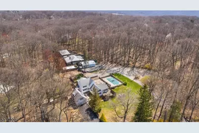 8 Stonehedge Ln, Byram Township, NJ 07821 - Photo 7