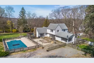 8 Stonehedge Ln, Byram Township, NJ 07821 - Photo 5
