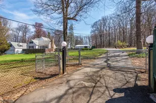 8 Stonehedge Ln, Byram Township, NJ 07821 - Photo 29