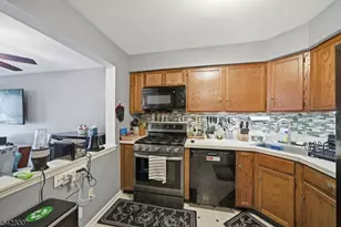 1142 Oakcroft Ln, Franklin Township, NJ 08873 - Photo 5