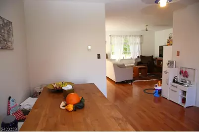 17 Castle Drive Ondo, Berkeley Heights Township, NJ 07922 - Photo 5