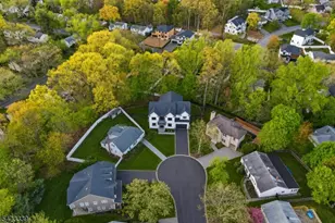 11 Elmwood Ct, Livingston, NJ 07039 - Photo 37