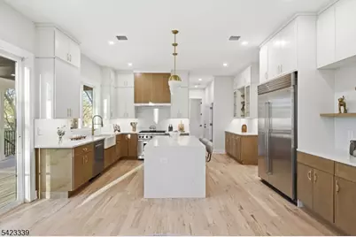 11 Elmwood Ct, Livingston, NJ 07039 - Photo 7