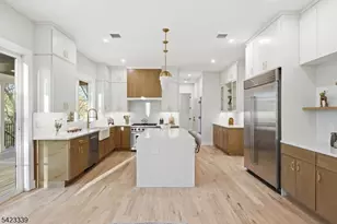 11 Elmwood Ct, Livingston, NJ 07039 - Photo 7