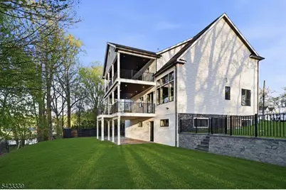 11 Elmwood Ct, Livingston, NJ 07039 - Photo 39
