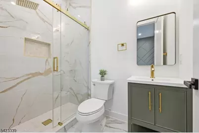 11 Elmwood Ct, Livingston, NJ 07039 - Photo 33