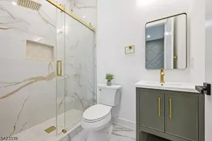 11 Elmwood Ct, Livingston, NJ 07039 - Photo 33