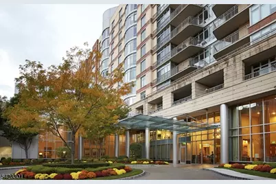 8100 River Rd #209, North Bergen Twp., NJ 07047 - Photo 1