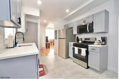 189 Summit Cross, Rutherford, NJ 07070 - Photo 5