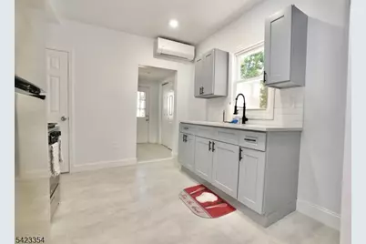 189 Summit Cross, Rutherford, NJ 07070 - Photo 5