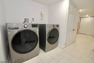 189 Summit Cross, Rutherford, NJ 07070 - Photo 23