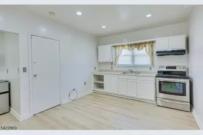 1132 W 3rd St, Plainfield, NJ 07063 - Photo 9