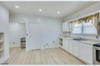 1132 W 3rd St, Plainfield, NJ 07063 - Photo 11