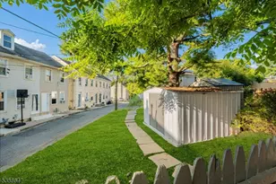 330 Chambers St, Phillipsburg, NJ 08865 - Photo 23