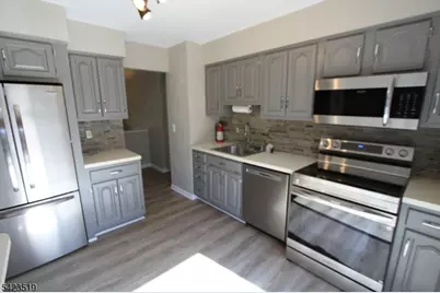 35 Mary Ann Rd, Jefferson Township, NJ 07438 - Photo 5