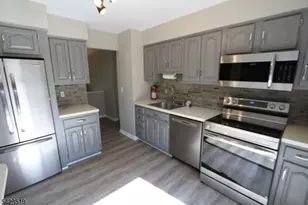 35 Maryann Rd, Jefferson Township, NJ 07438 - Photo 5