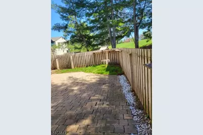 23 Peach Ct, Raritan Township, NJ 08822 - Photo 5