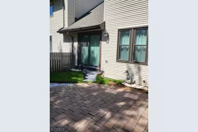 23 Peach Ct, Raritan Township, NJ 08822 - Photo 3